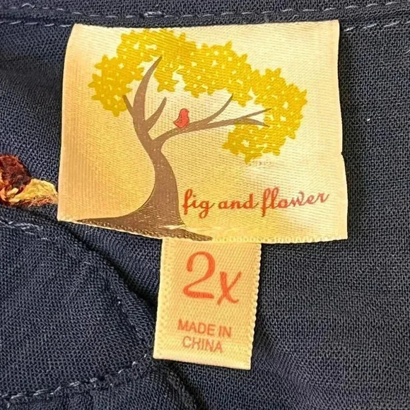 Fig & Flower Women’s Navy Floral Embroidered Long Sleeve Bohemian Blouse 2X - Picture 4 of 6